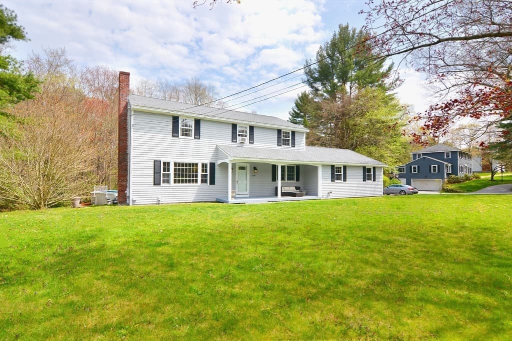 1160 Salem St photo 2
