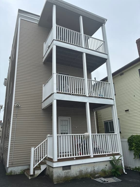1048 Saratoga St #3 photo 2