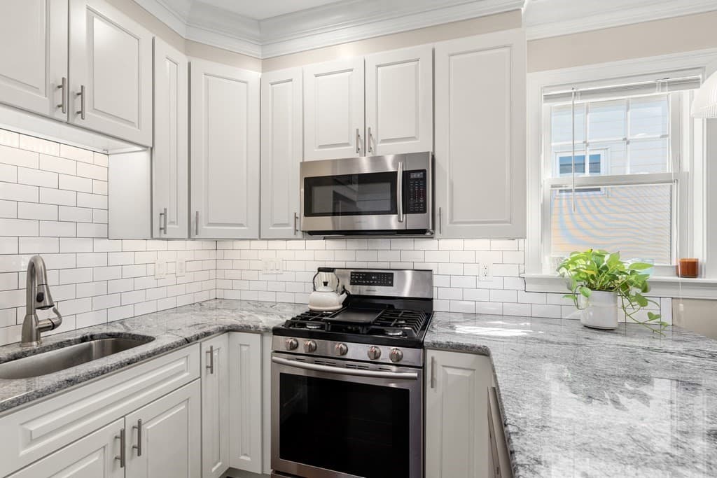 1048 Saratoga St #3 photo 3