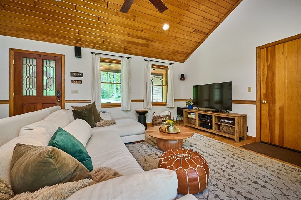 132 Nash Hill Rd. photo 3