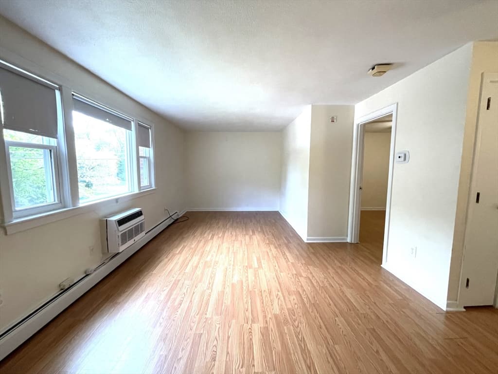 17 Burlington Street #1 photo 2