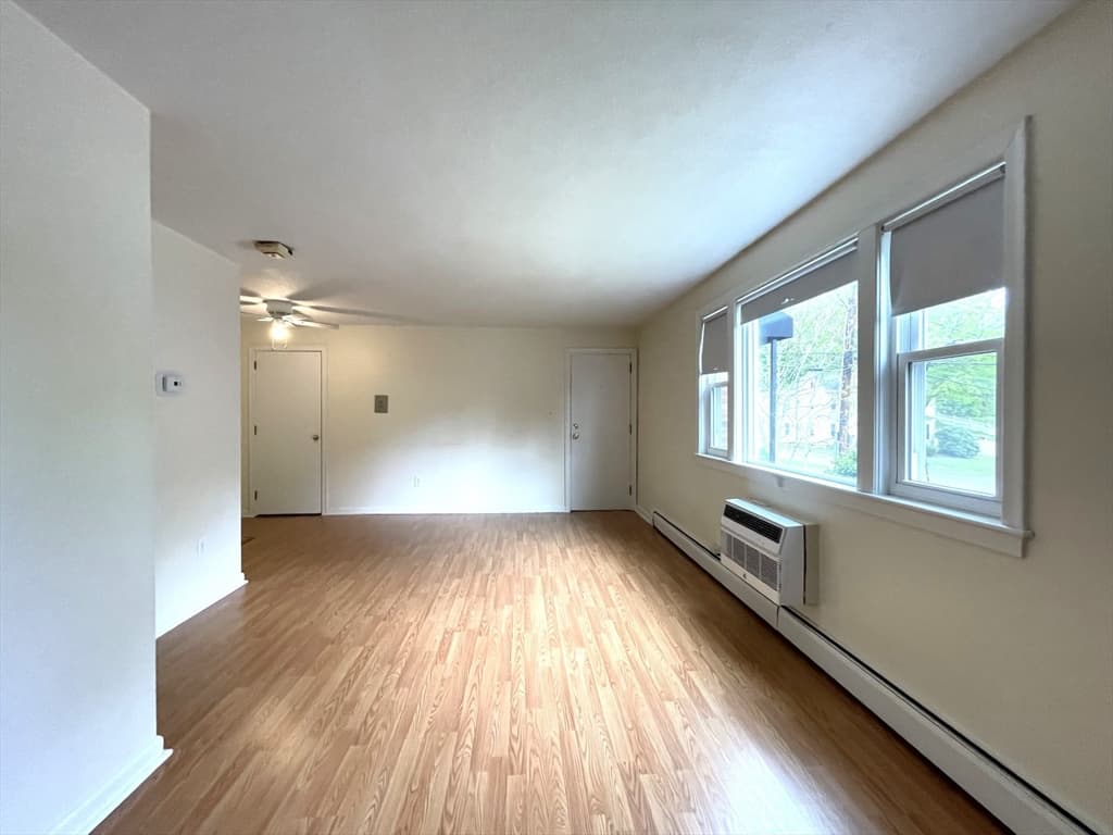 17 Burlington Street #1 photo 3