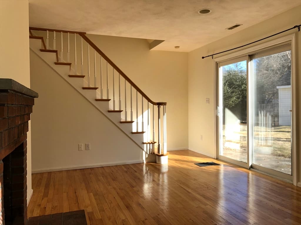 8 Virginia photo 5