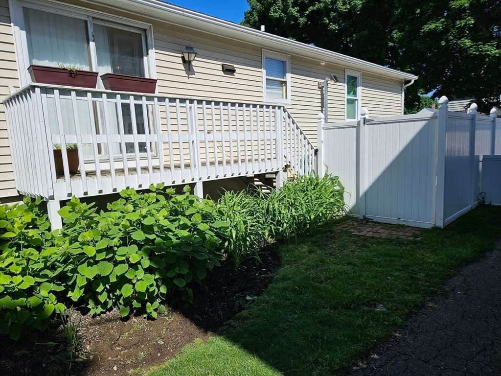15 Evans Road photo 3