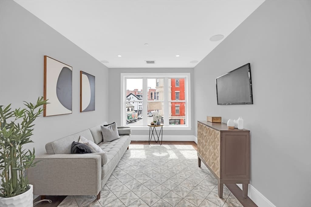 480 West Broadway #7-202 photo 4