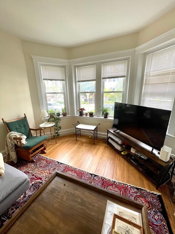 102 Trowbridge St #1R