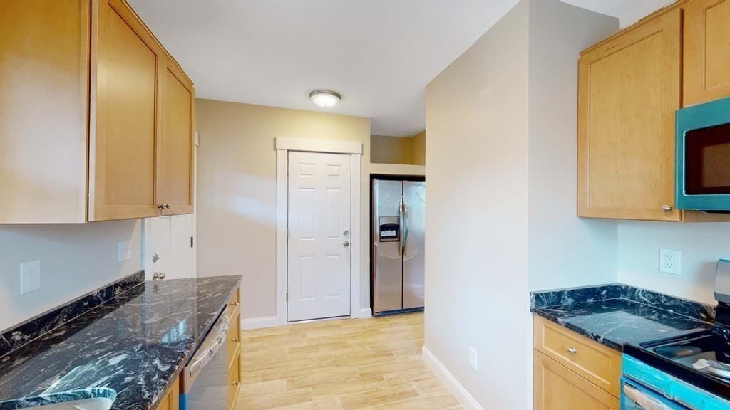 25 Main St #1