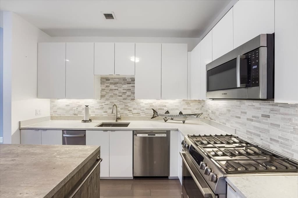 121 Portland Street #304 photo 2