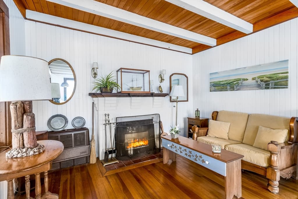 6 Emerald Ave photo 5