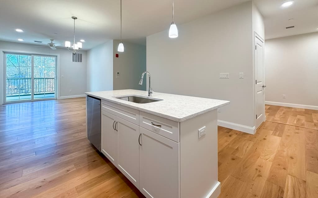 50 Coppersmith Way #5-105 photo 3
