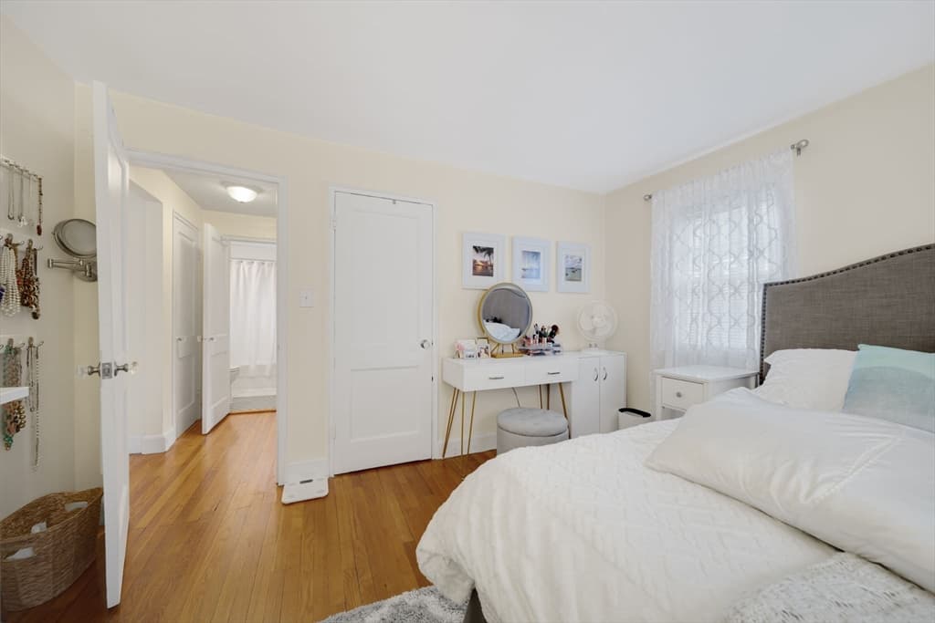 932 Massachusetts Ave #3 photo 3