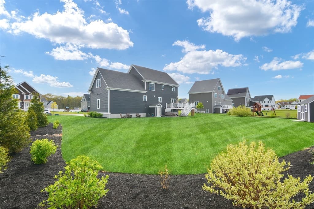 55 Saveena Dr photo 4