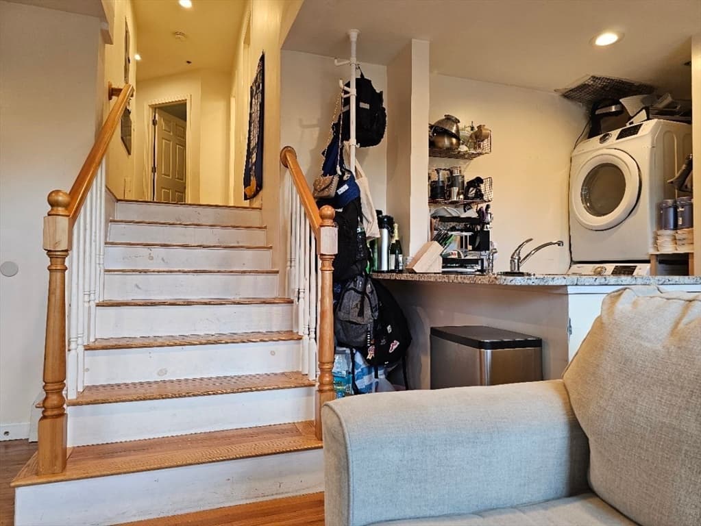 221 Washington St #3 photo 3