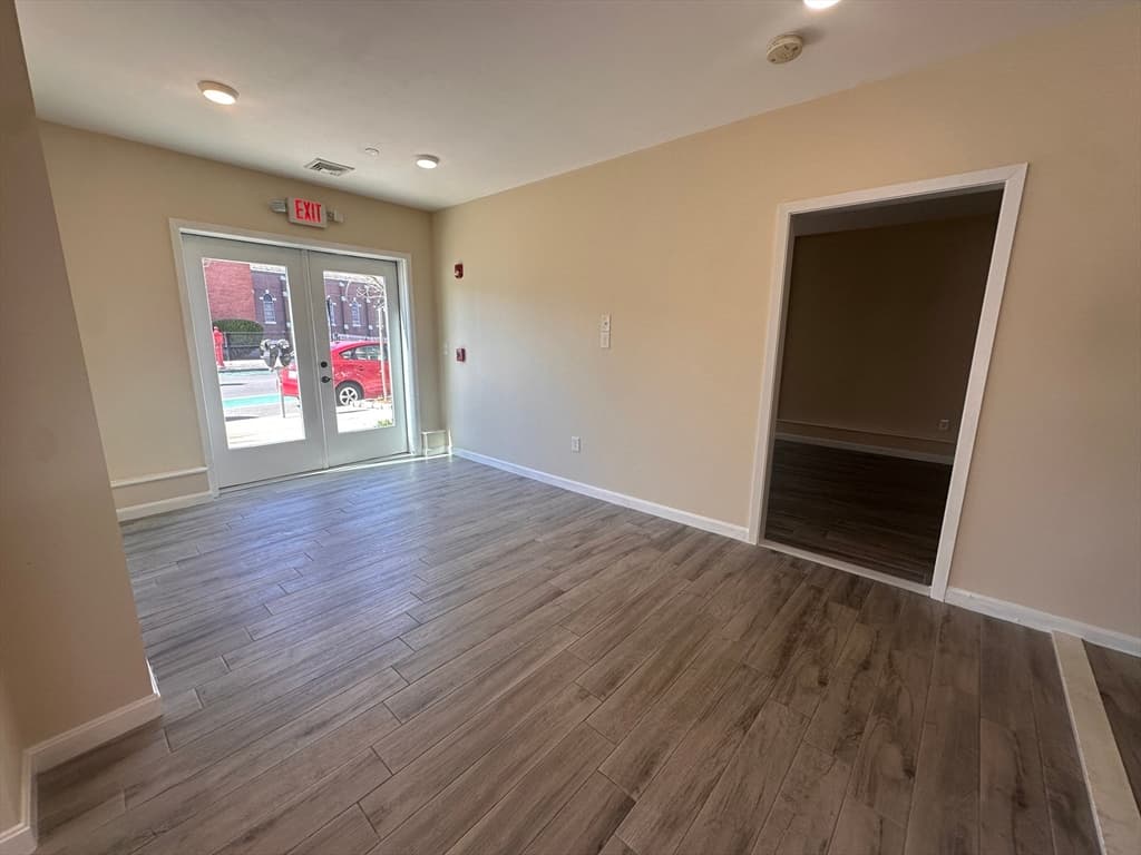 483 Somerville Ave photo 4