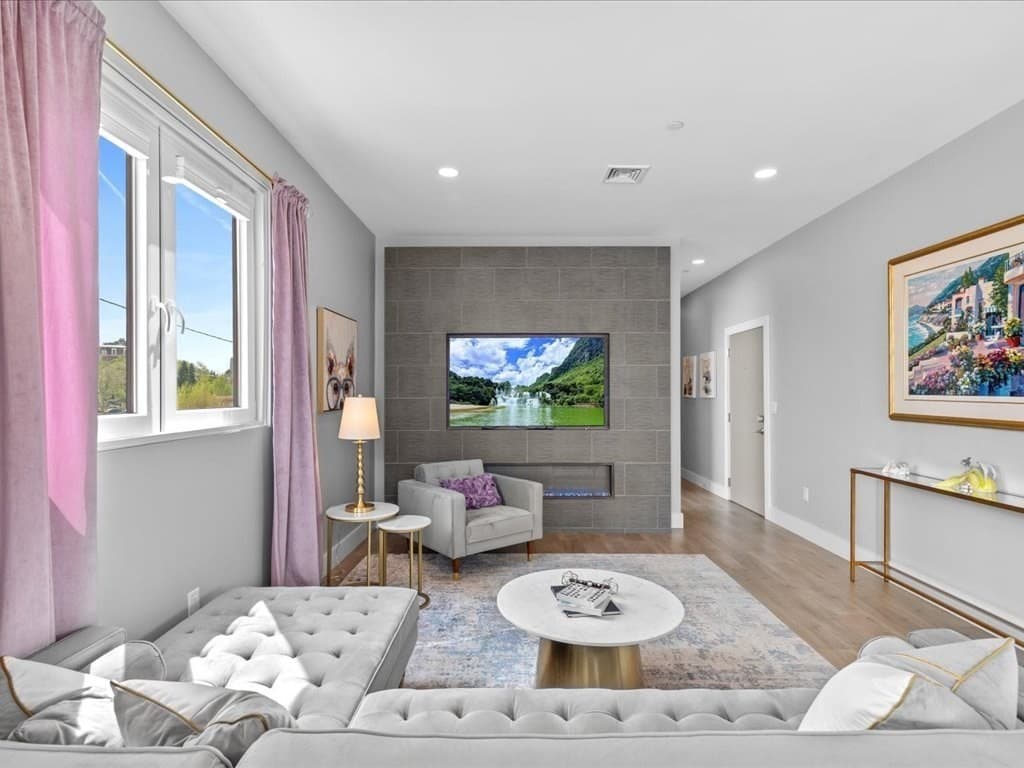 610 Rutherford Avenue #201 photo 2