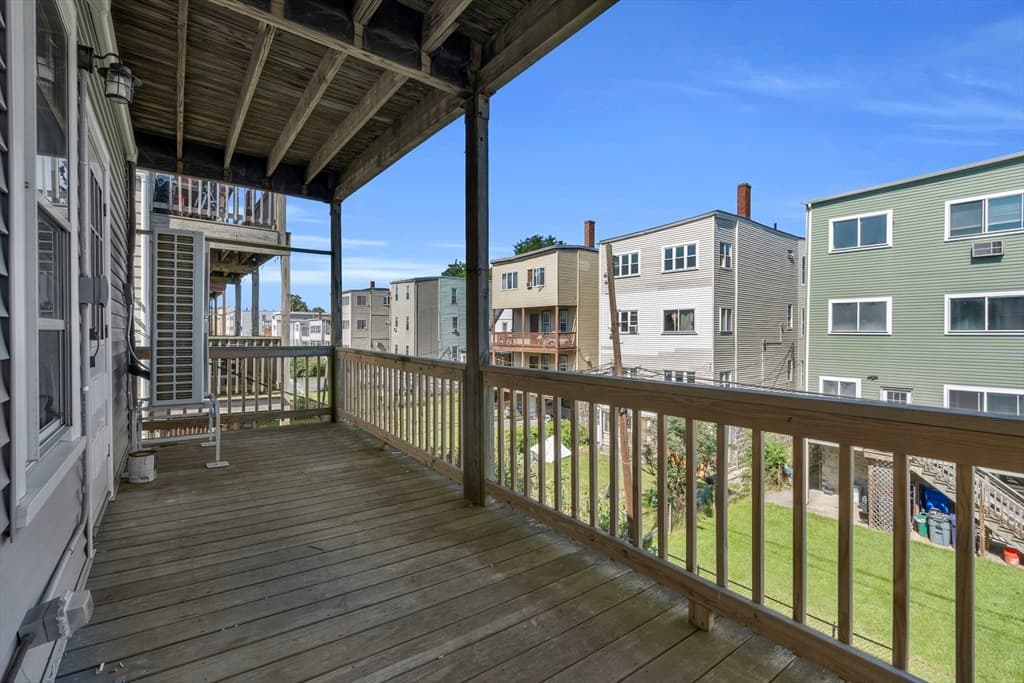 742 Bennington St #3 photo 2