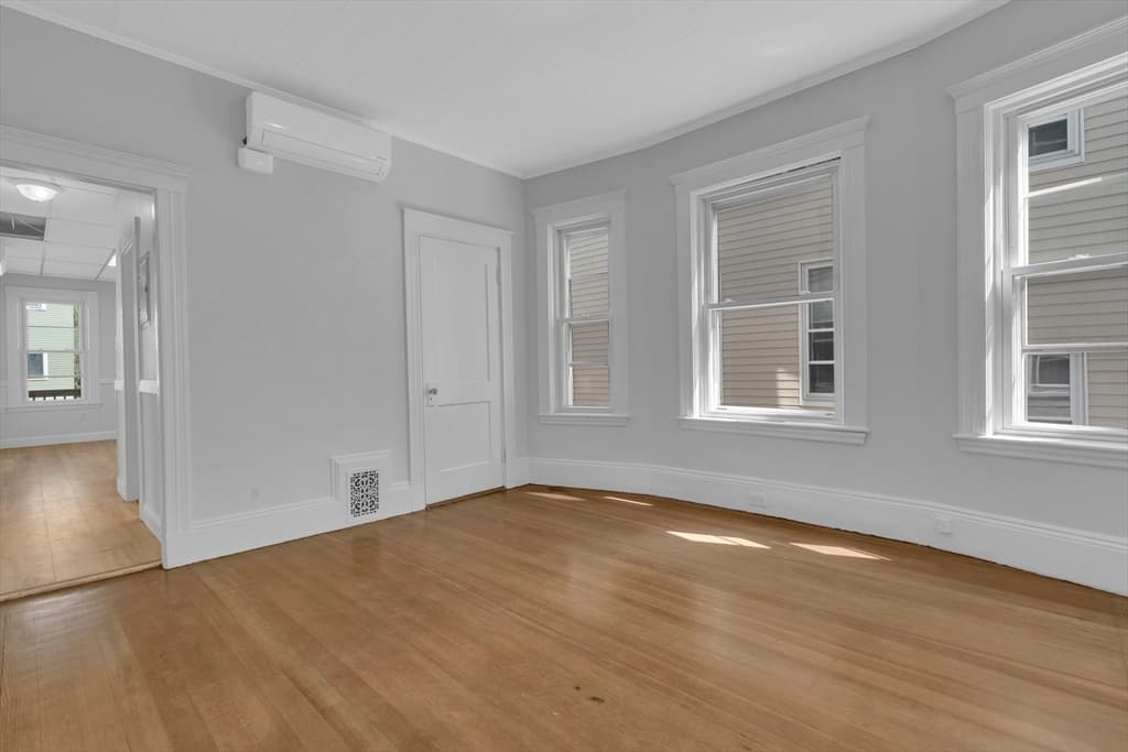 742 Bennington St #3 photo 5