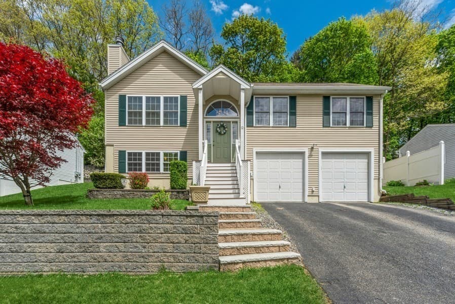 12 Sherwood Road photo 2