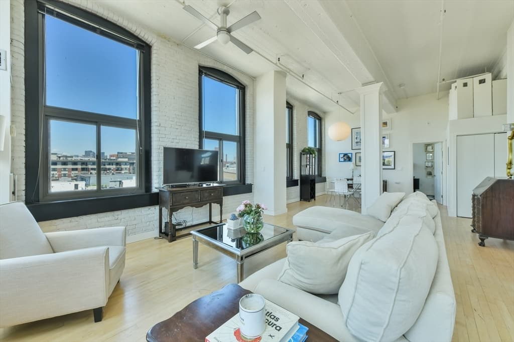 320 W. 2nd Street #305