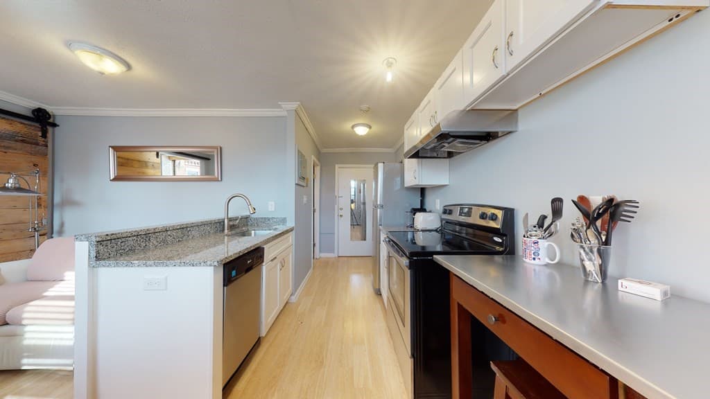 181 Salem Street #17 photo 2