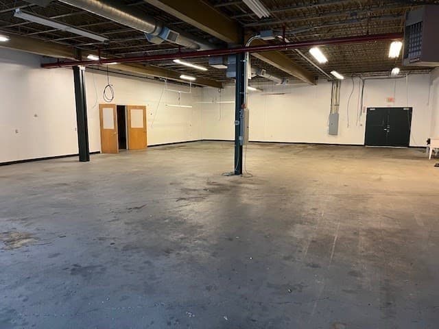 71 Loring Ave #600 & 910