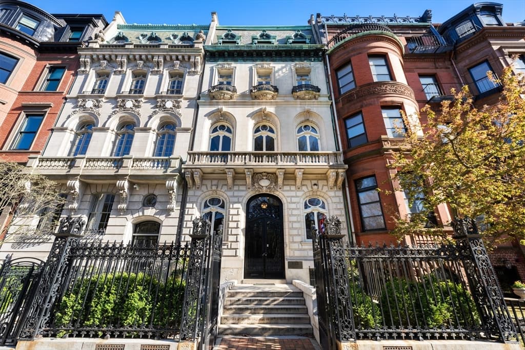 130 Commonwealth Ave #130
