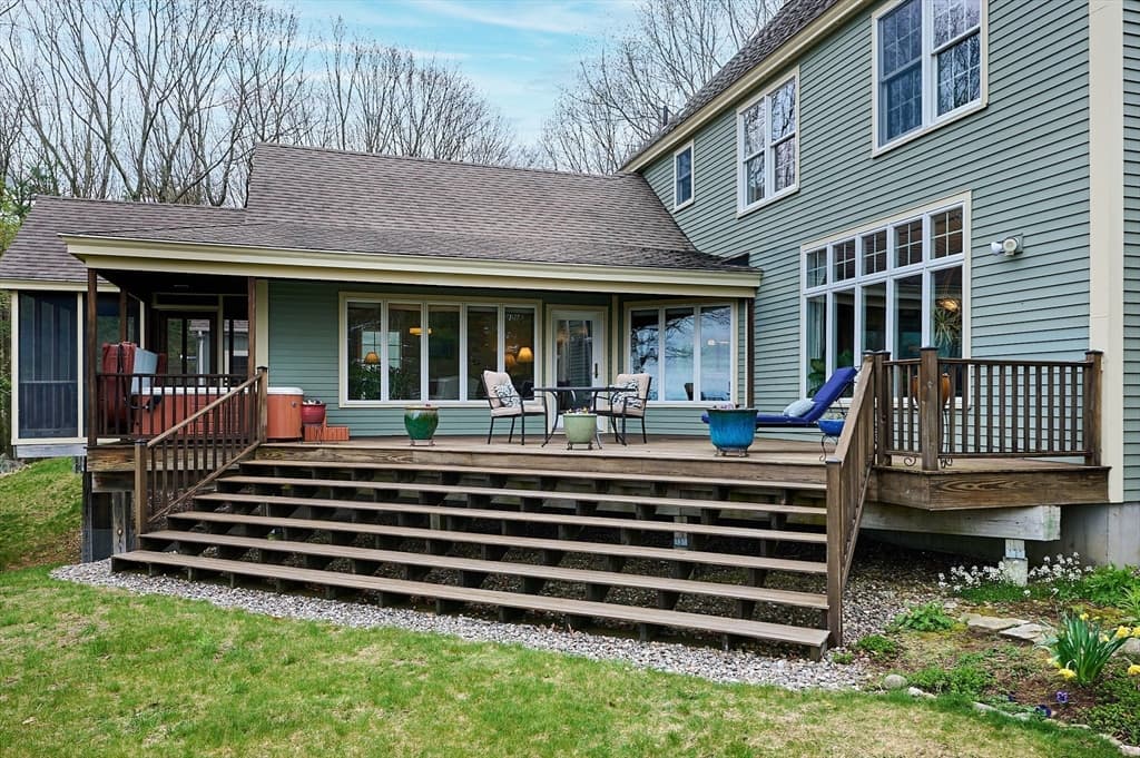 30 Laurel Hill Drive photo 2