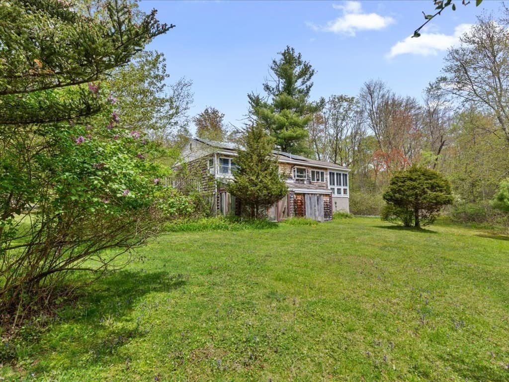 155 Maple Street photo 3
