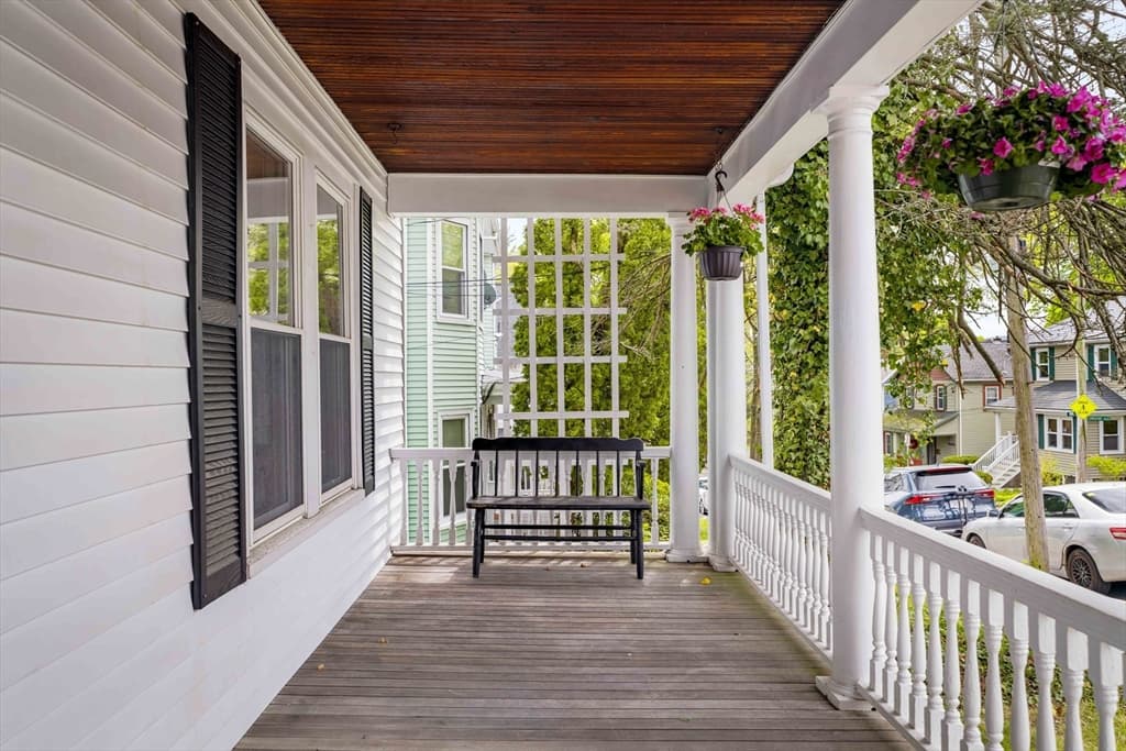 21 Perkins Avenue photo 2