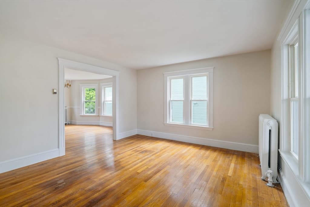 21 Perkins Avenue photo 5