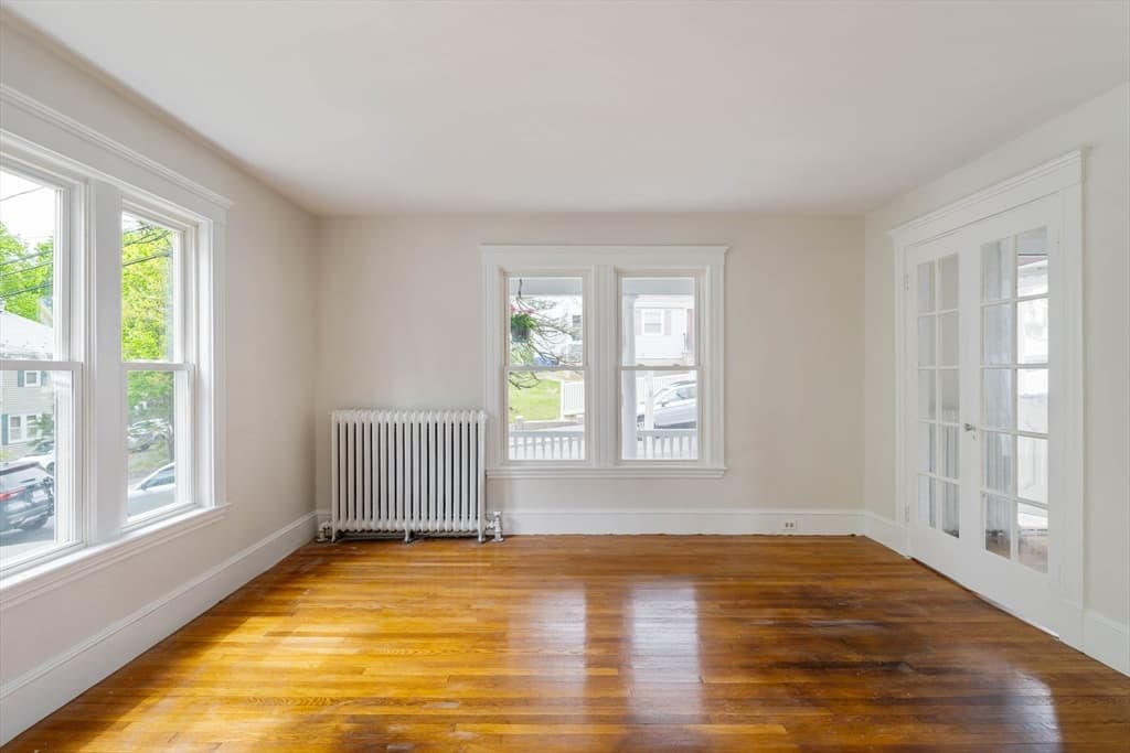 21 Perkins Avenue photo 4