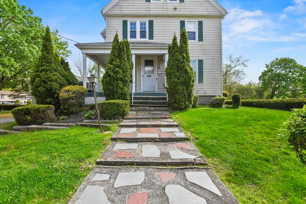 1111 Langley Street photo 2