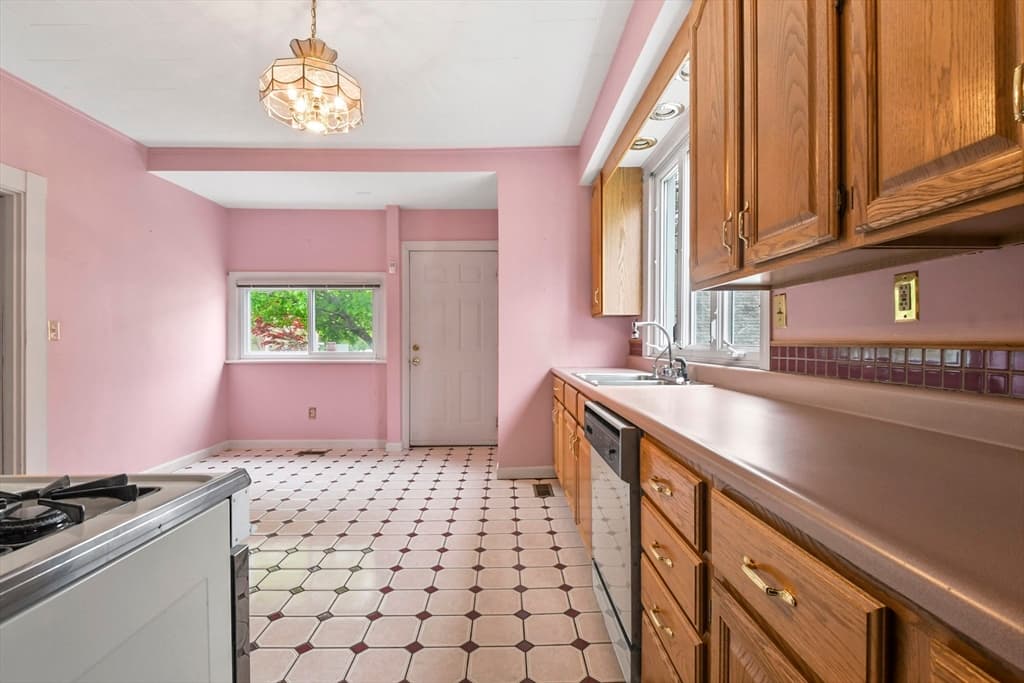 1111 Langley Street photo 5