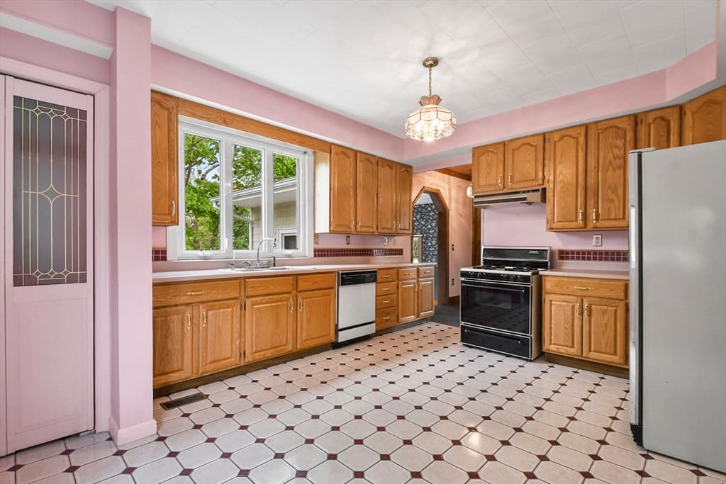 1111 Langley Street photo 4