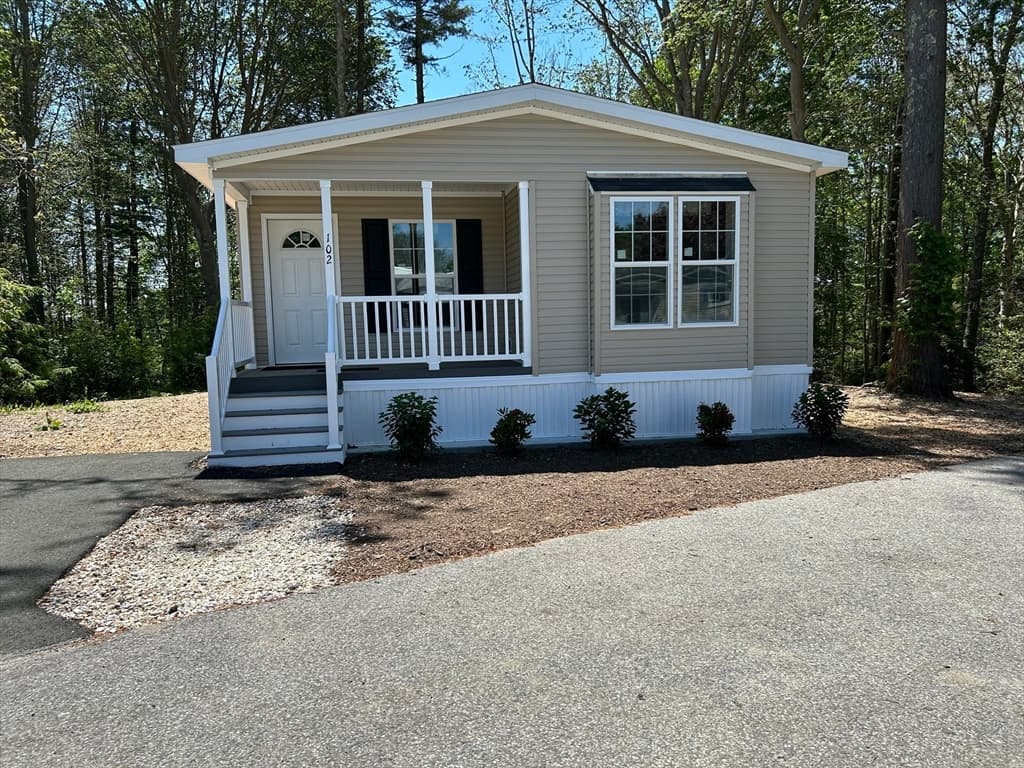102 Maplewood Drive