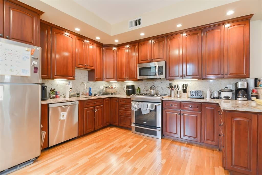 90 Browne St #2 photo 2
