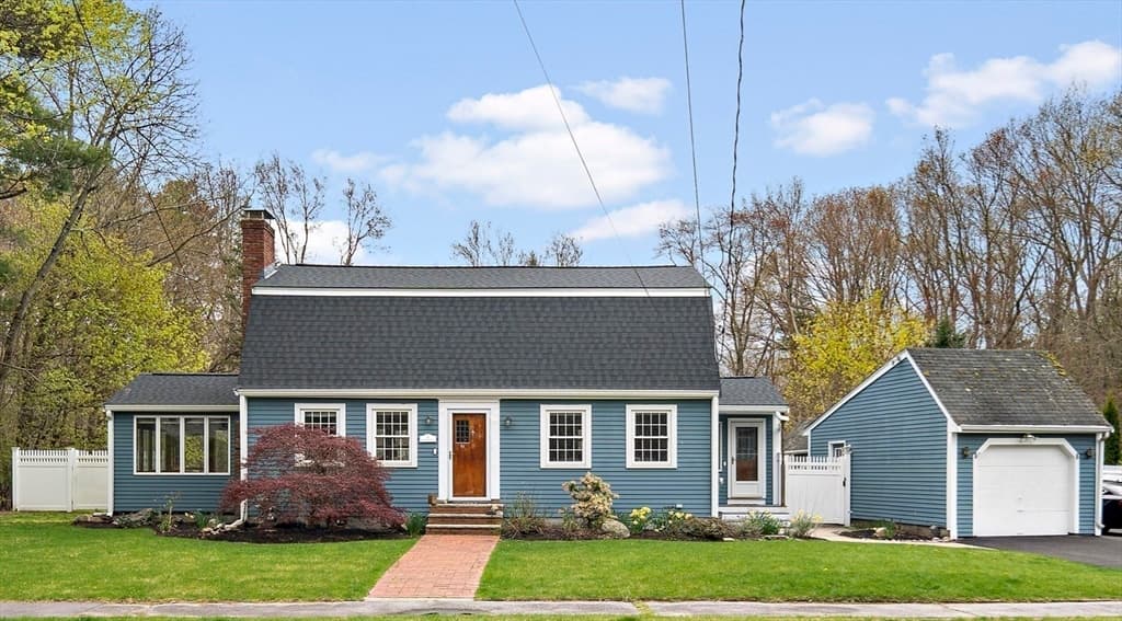 2 Pine Glen Drive