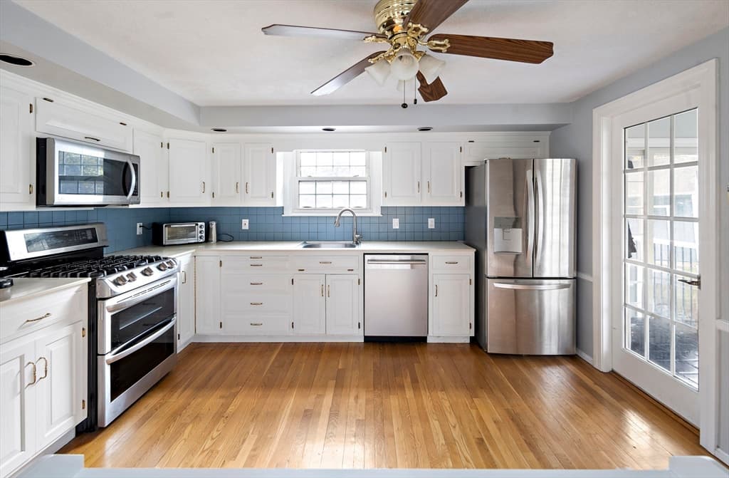 2 Pine Glen Drive photo 5