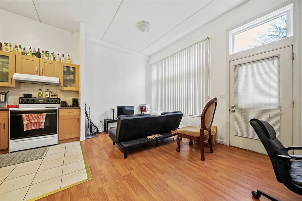89 Lawn St #89 photo 4
