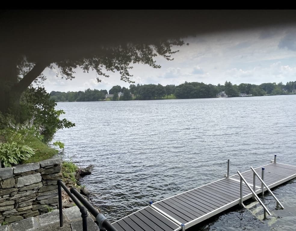 92 Laurel Ln photo 2