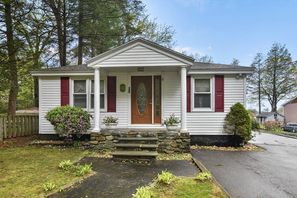 92 Laurel Ln photo 3