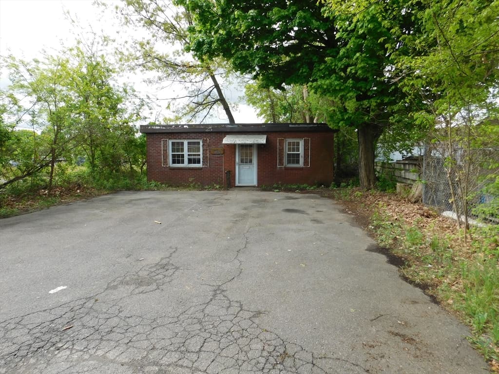 25 Shopping Ct