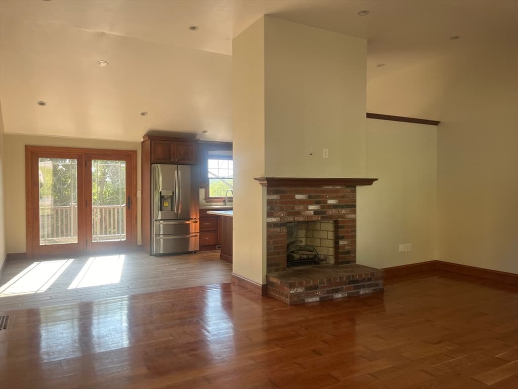 35 Elmore St photo 5