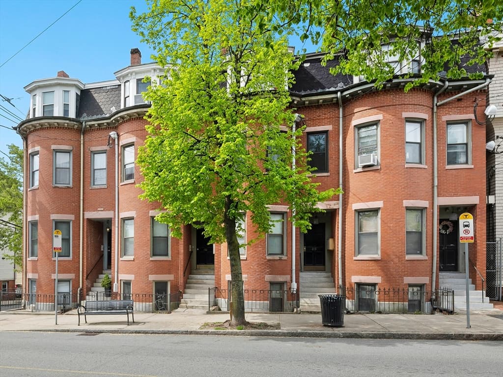 210 Washington Ave #4 photo 3