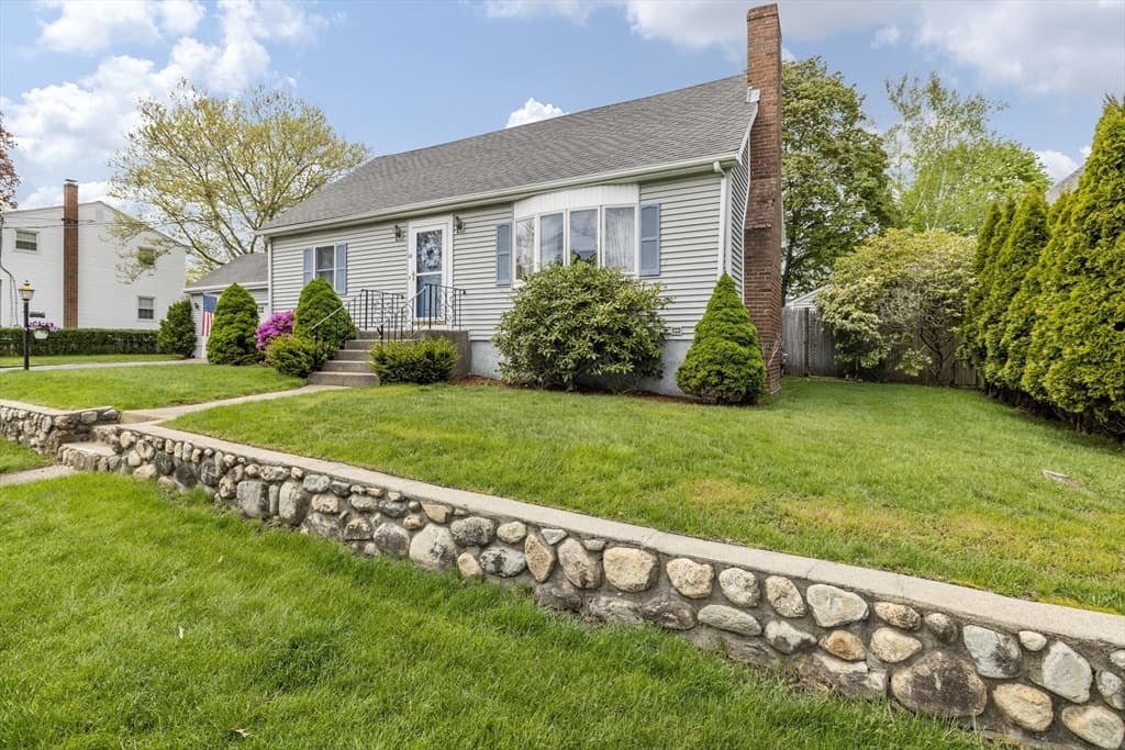 12 Elm Avenue photo 2