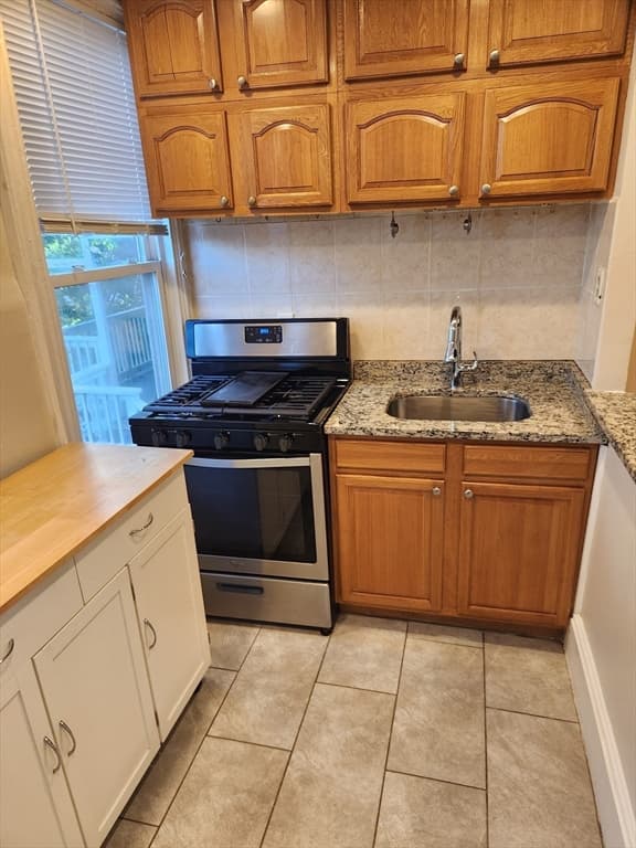 100 Pleasant St #2 photo 3