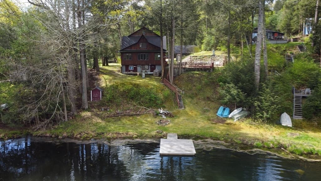 40 Forest Lake Rd