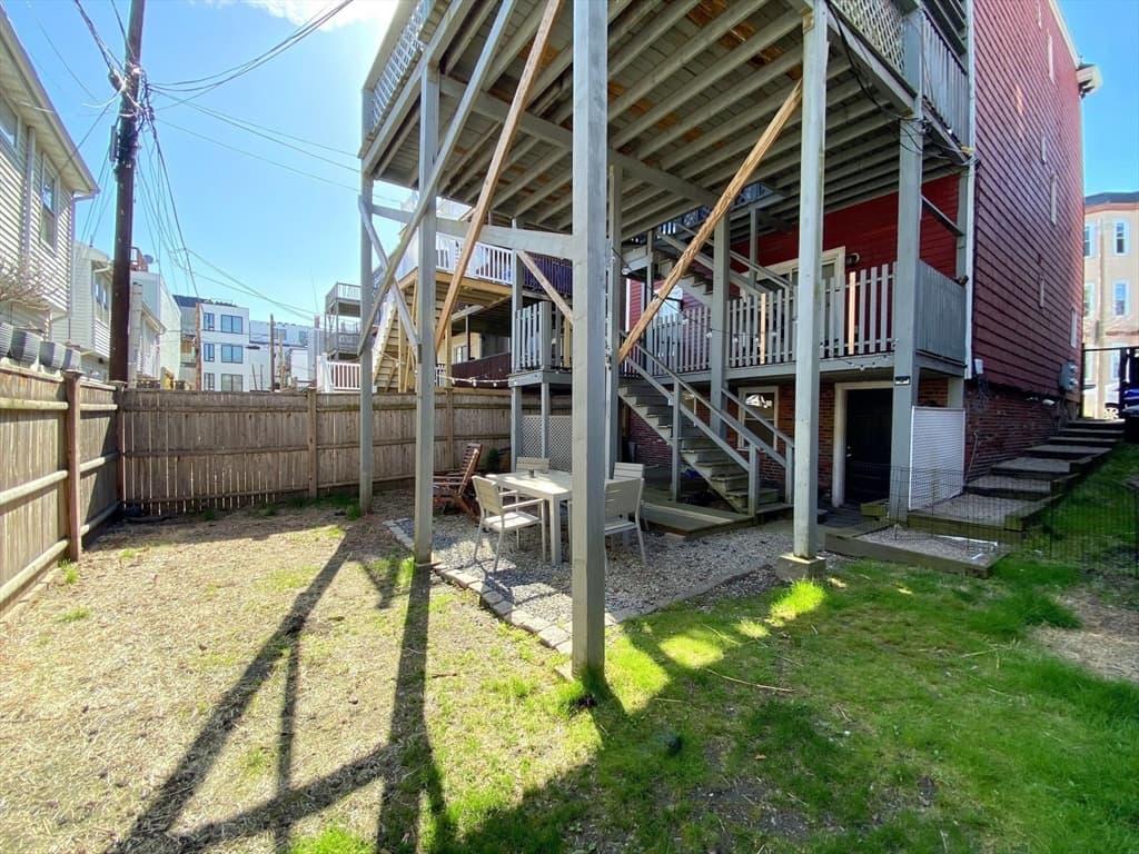 512 E 3rd Street photo 3