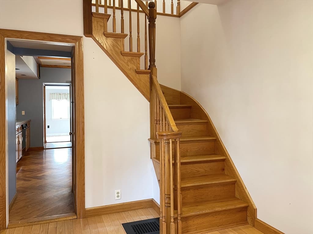 5 Allen Pl photo 3