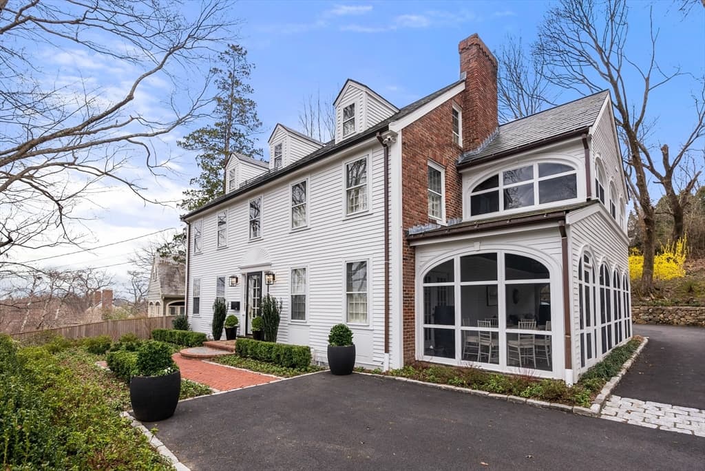 32 Gate House Rd